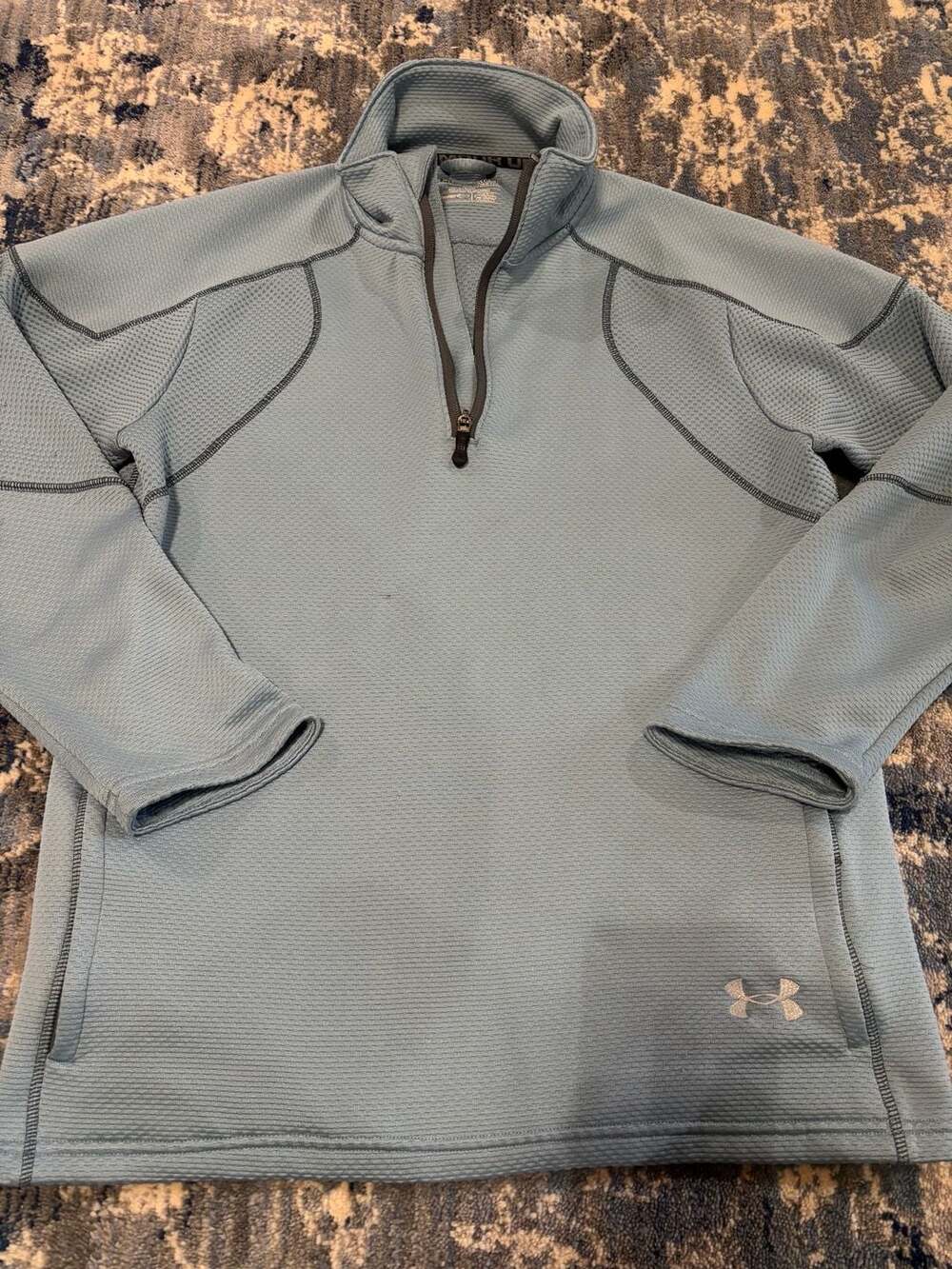 Under Armour 1/4 Zip Pullover Size Small blue